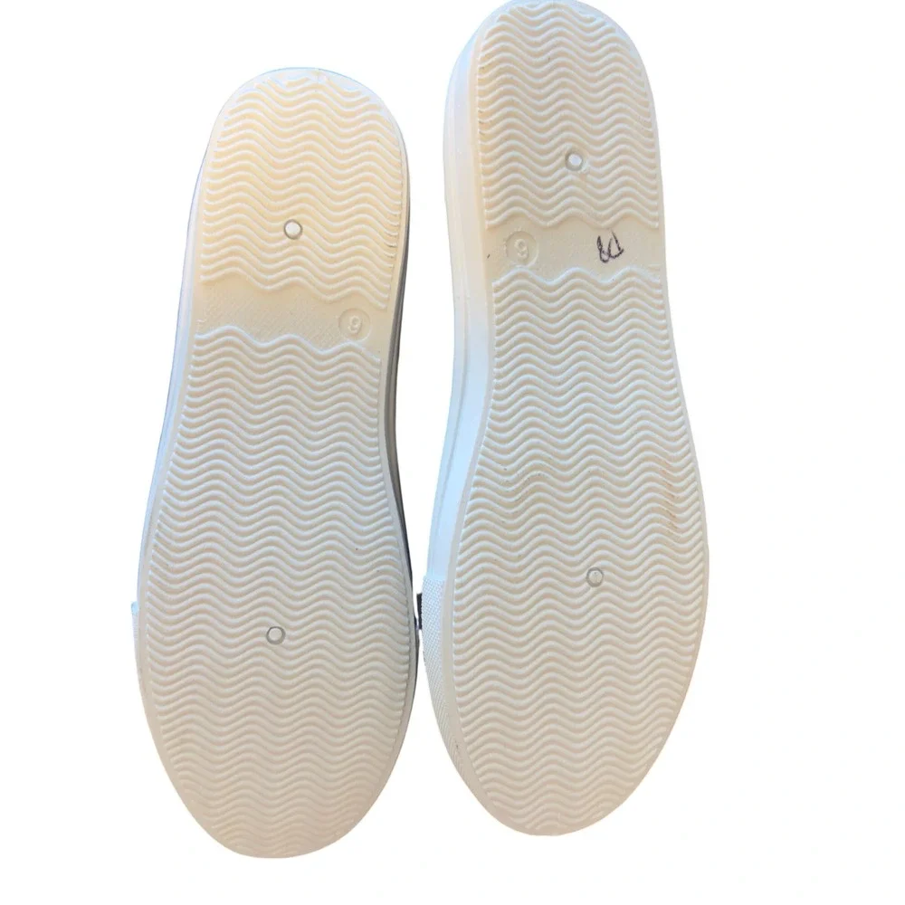 517 |Disney Mickey Mouse Slip on Sneakers Black‎ Canvas Women's Size 6